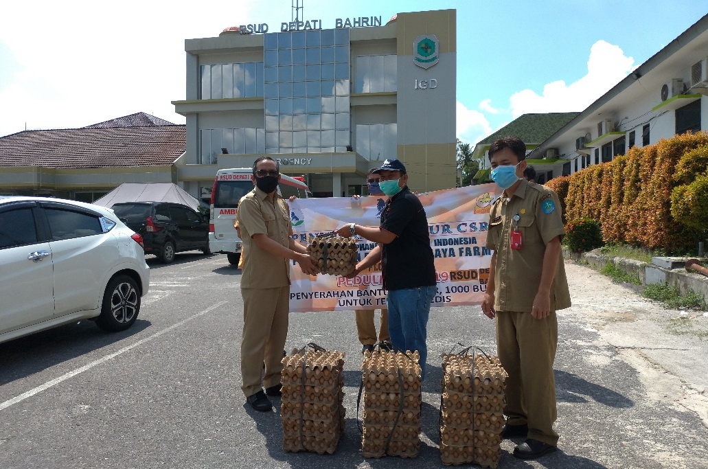 25-06-2020-rsud-depati-bahrin-sungailiat-dapat-bantuan-seribu-telur.jpg
